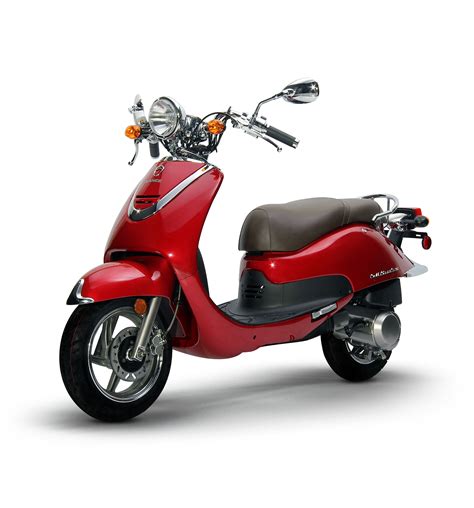 Included in its design, the cali classic is characterized by simple and elegant. Lance Cali Classic 125 & 50 - Ruby Red | Scooter rental ...