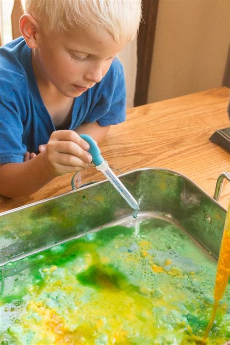 Baking Soda And Vinegar Experiment With Color Fun Science Experiments