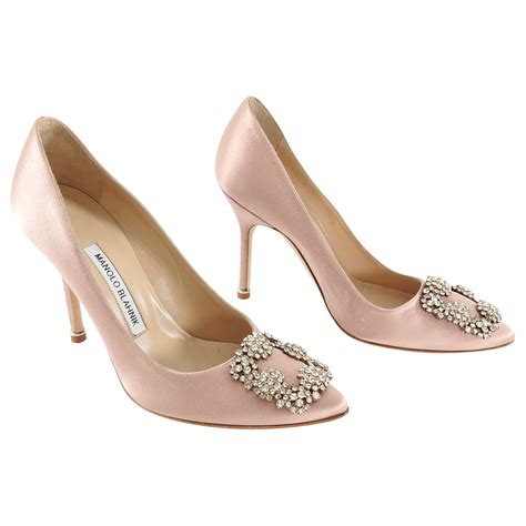 Buy Manolo Blahnik Nude Pump In Stock