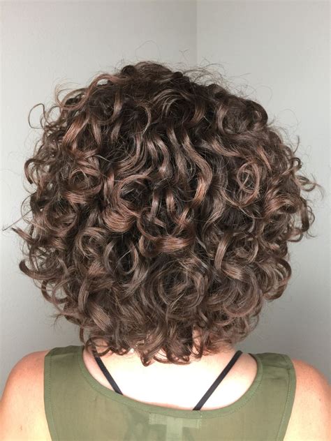 Pin By Susan Powell On Hair And Nails Curly Hair Styles Short Permed