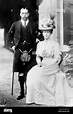 King George V (1865-1936) y su esposa, la reina María (María de Teck ...