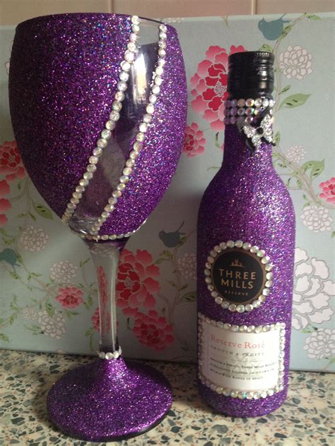 How To Decorate Wine Bottles With Glitter