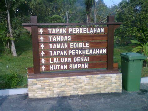 There is a parking space at the entrance. SURAU ALHIJRAH PPR PANTAI RIA - suraualhijrahpprpantairia ...