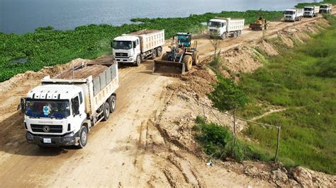 Good Action!! Huge Dump Truck Moving Dirt Sand Targeted Large Capacity