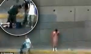 Thats Naked Justice Laughing Mob Strips Handbag Thief To Only His