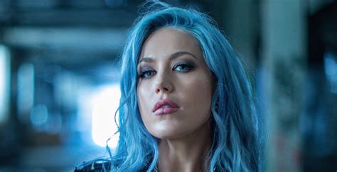 See Arch Enemys White Gluz Shows Vocal Exercises In Metal News