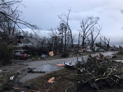 Deadly Tornado Strikes Hattiesburg Miss Causing Extensive Damage