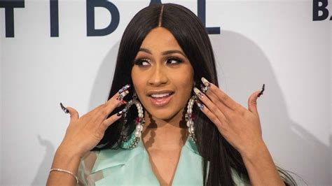 Cardi B Fires Back At Fan Who Claims She S Scared To Drop New Album