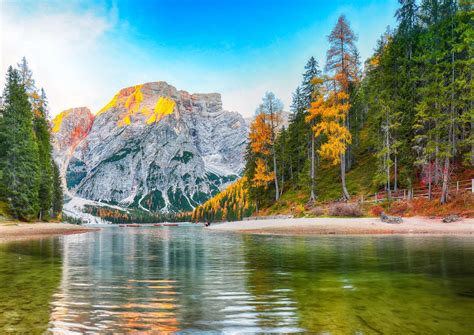 Famous Alpine Lake Braies At Autumn Online Puzzle