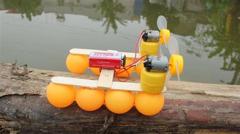 How To Make A Simple Electric Boat Diy Toys Youtube