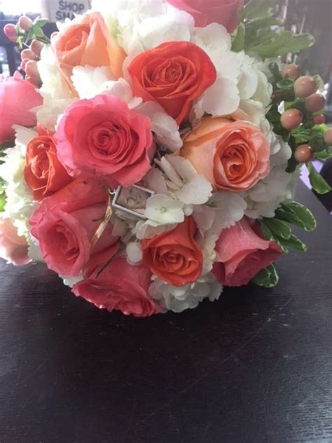 Amsterdam Roses Coral Reef Roses Santana Roses White Hydrangea And