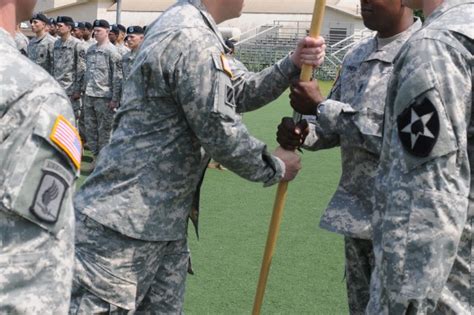 Hhb 210th Fa Bde Conducts Change Of Command Ceremony Article The