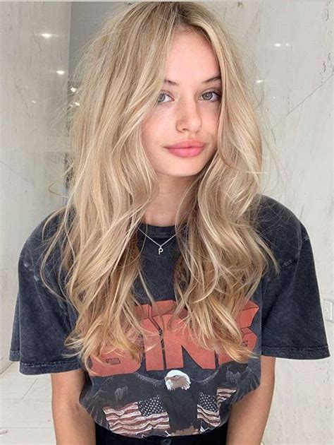 Cute Champagne Blonde Hair Color Blends For Women 2019 Stylesmod Champagne Blonde Hair