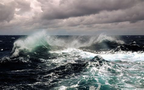 Ocean Storm Wallpapers Top Free Ocean Storm Backgrounds Wallpaperaccess