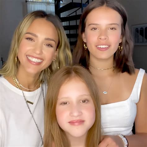 Jessica Alba Reveals Why She Now Goes To Therapy With Both Of Her