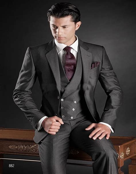 2018 Italian Design Dark Grey Mens Wedding Suits Notched Lapel Tuxedos