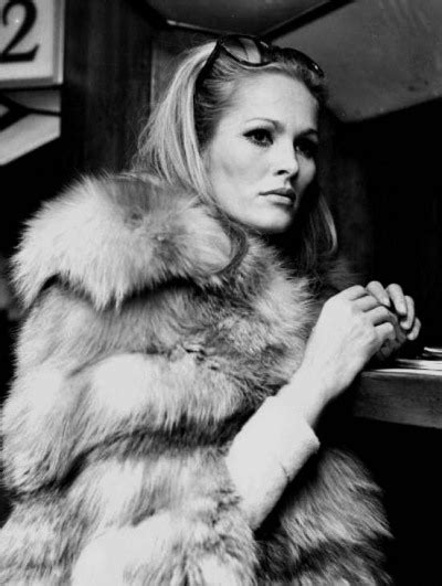 Ursula Andress Tumbex