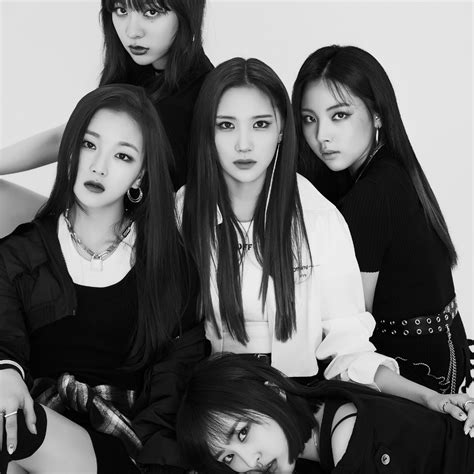 Bvndit Dramatic Photoshoot Korean Girl Groups Photoshoot Korean Bands