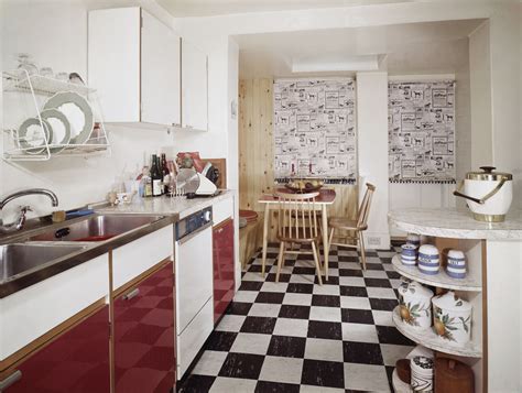 12 Spiffy 1950s Kitchen Ideas For The Ultimate Retro Inspiration