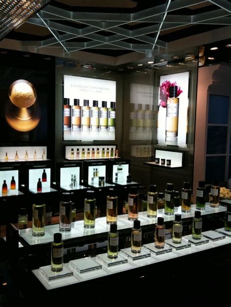 Pin By Parfüm Hikayeleri On All About Perfume Perfume Store Perfume