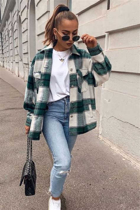 35 Ways To Style Jeans How To Wear Mom Jeans Straight Leg Jeans