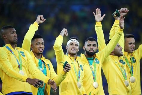 Apr 21, 2021 · 2021年7月に開幕する第32回オリンピック競技大会（2020／東京）の組み合わせ抽選会が21日(水)、スイスのチューリヒにある国際サッカー連盟（fifa）で行われ、サッカー競技（男女）のグループステージ組み合わせが決定しました。 ブラジルがオリンピックのサッカーで優勝した回数はまさかの ...