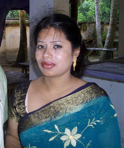 Homely Aunties Hot Photos HD Latest Tamil Actress Telugu Actress