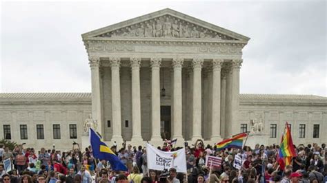 us supreme court declares same sex marriage legal throughout the country