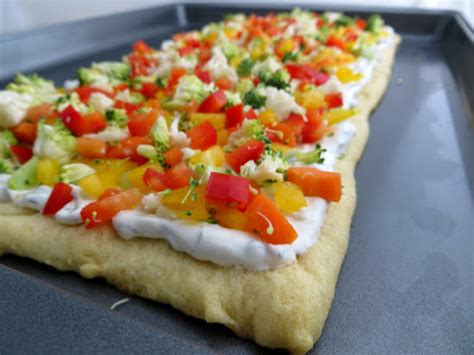 How To Make Fresh Veggie And Cream Cheese Pizza Appetizer Recipe