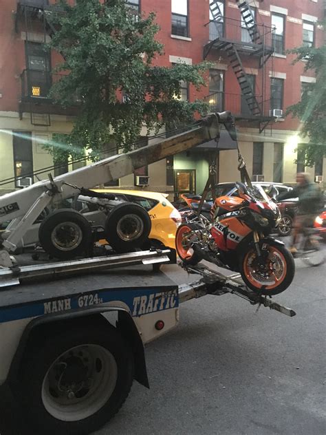 Nypd Towing Bikes On 48th Between 9th And 10th Rrideitnyc