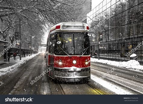 Downtown Toronto Winter Streets Images Stock Photos And Vectors