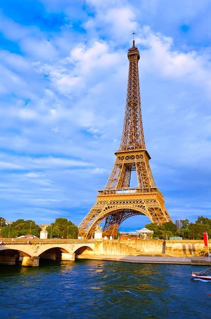 Premium Photo Eiffel Tower At Sunset Paris France