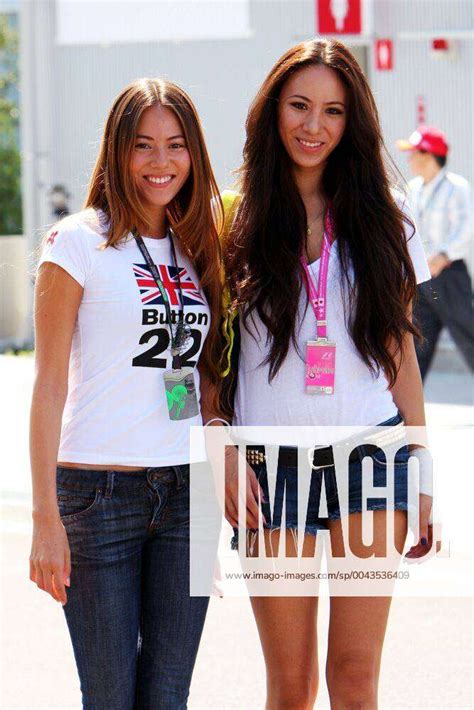 L To R Jessica Michibata Jpn With Her Younger Sister Angelica