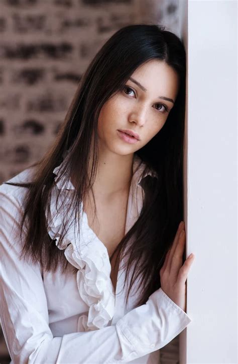 Mariya Volokh Google Search Portrait Girl Pictures Brunette Woman
