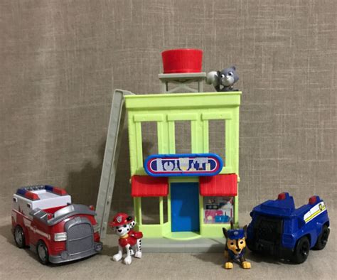 Lot Of Paw Patrol Adventure Bay Town Set Building Marshall And Chase Cali
