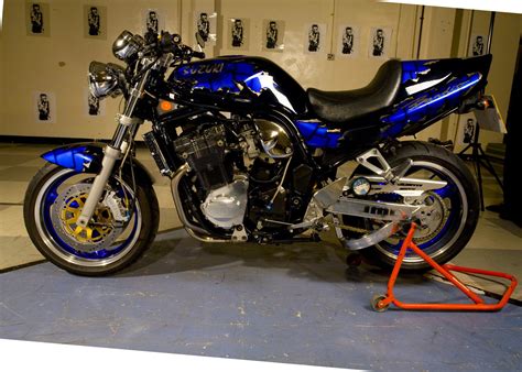 Hello and welcome to the motorbike channel. suzuki bandit 1200 streetfighter
