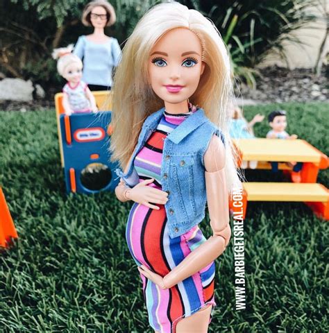 pregnant barbie giving birth games