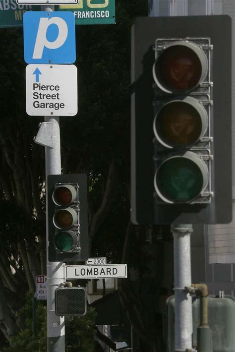Outage Turns Many Sf Traffic Lights Into 4 Way Stops Sfgate