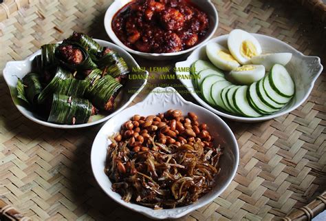 Nasi lemak dan sambal ikan bilis, makanan popular orang malaysia. AMIE'S LITTLE KITCHEN: Nasi Lemak Sambal Udang & Ayam ...