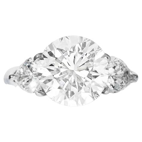 Retro Gia 122 Carat Round Brilliant Cut Diamond Platinum Engagement