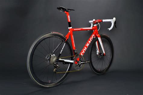 .ferrari, which makes for a package that colnago claims is the best monocoque frame in their the fork has clearance for up to a 28mm tire, and like all colnago forks, the dropouts are made of. www.twohubs.com: Ferrari Red Colnago C59 Disc Campagnolo Super Record EPS Complete Bike at ...