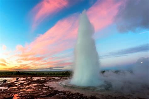 Midnight Sun In Iceland When And Where To See It Iceland Premium Tours