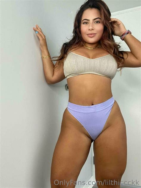 Danii Showing Off Sexy Body Shesfreaky