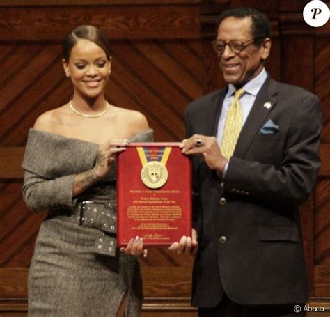 Rihanna à Harvard La Superstar Honorée Par La Prestigieuse Université Purepeople