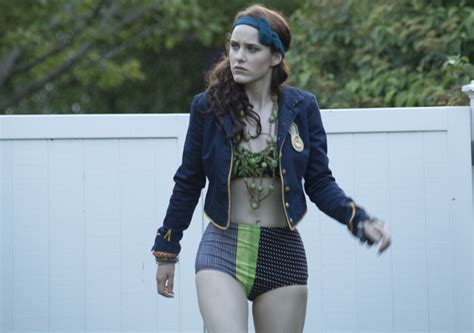 Exclusive Trailer For I M Obsessed With You Featuring House Of Cards Star Rachel Brosnahan