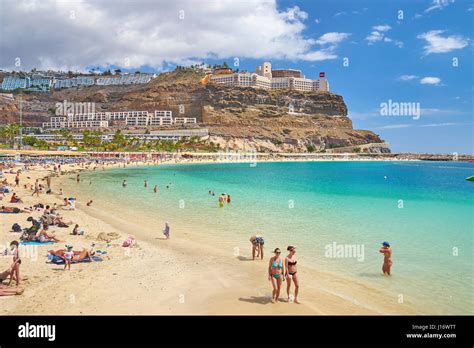 Tourists On The Puerto Rico Beach Gran Canaria Spain Stock Photo Alamy