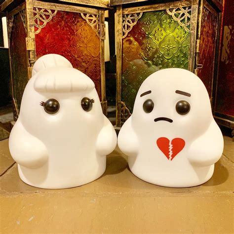 The Blot Says Valentines Day Luna And Heartbroken Tiny Ghost Vinyl Figures By Reis Obrien X