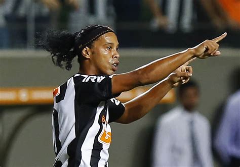 Ronaldinho Transfer News Brazilian Star Signs Surprising Deal With Mexican Team Queretaro [video]