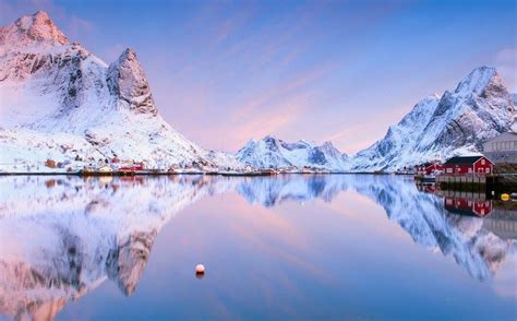 まるで絵画のようなノルウェーで最も美しい村「レーヌ」 Tabi Life タビットライフ 上質な旅を愛する人のためのトラベルメディア