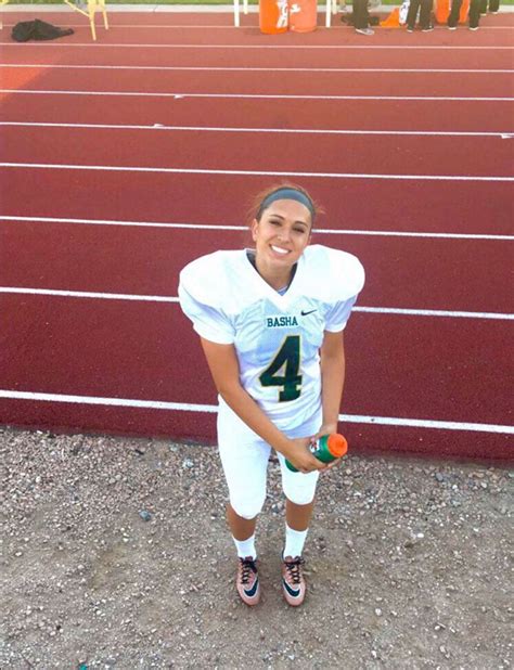 Meet The First Woman To Earn An Ncaa Football Scholarship Instyle